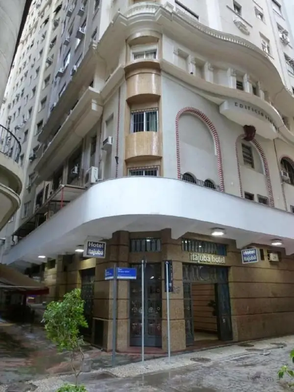 Fachada do Hotel Itajubá na Rua Álvaro Alvim, Centro do Rio de Janeiro